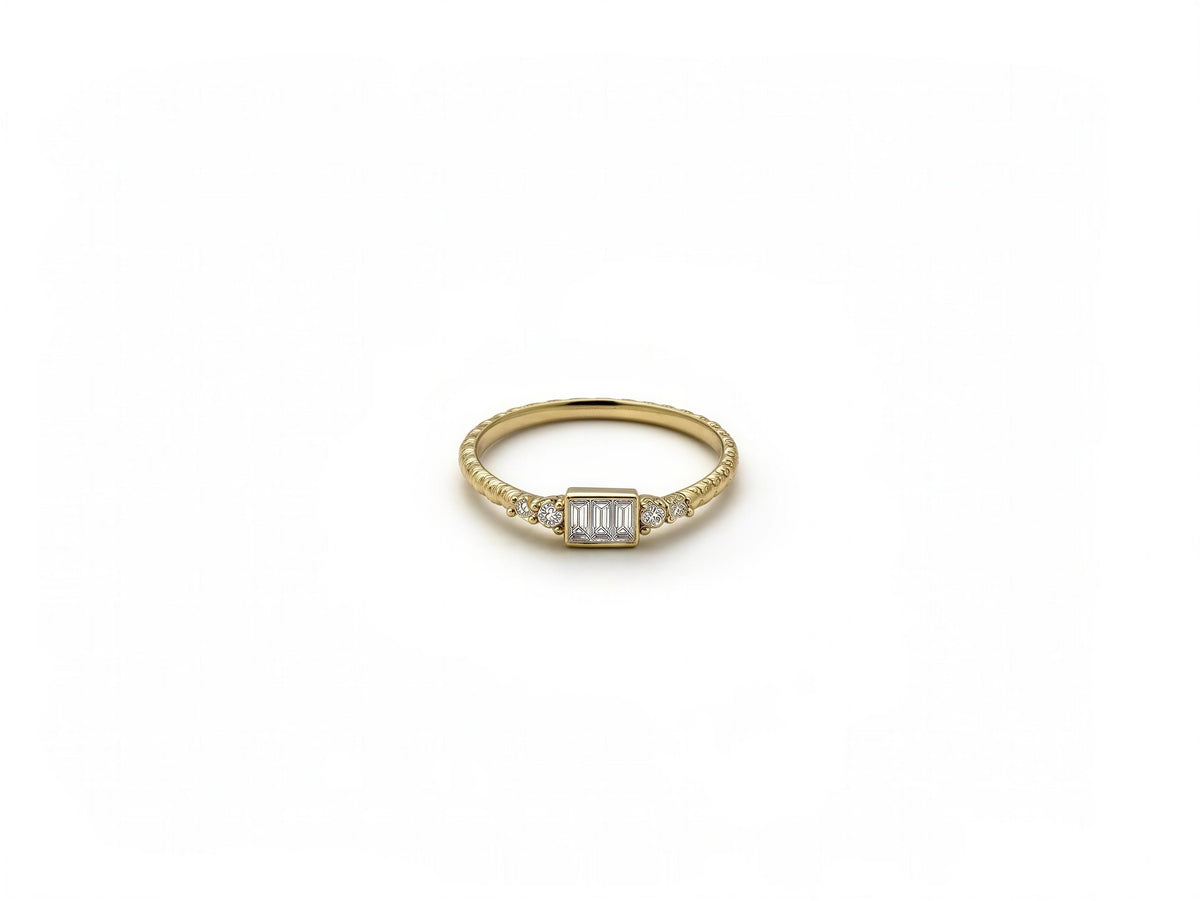 Anillo Rectangular con Circonia Baguette en Oro 14K Mod. 5038