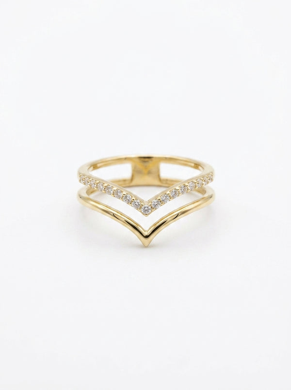 Anillo de oro 14k diseño chevron con circonias Mod LM5357