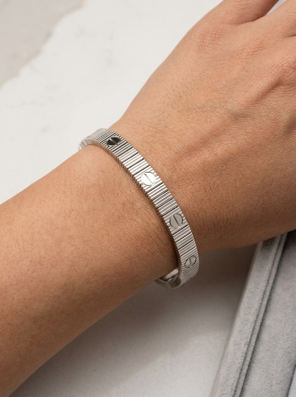Brazalete de oro blanco 10k tipo diseñador mod 5875 - 18 cm x 6.5mm