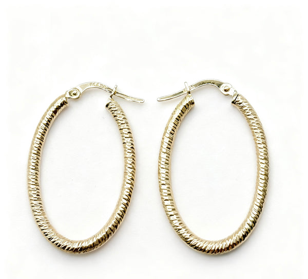 Arracadas ovalada texturizada en oro 14k Mod. 603018