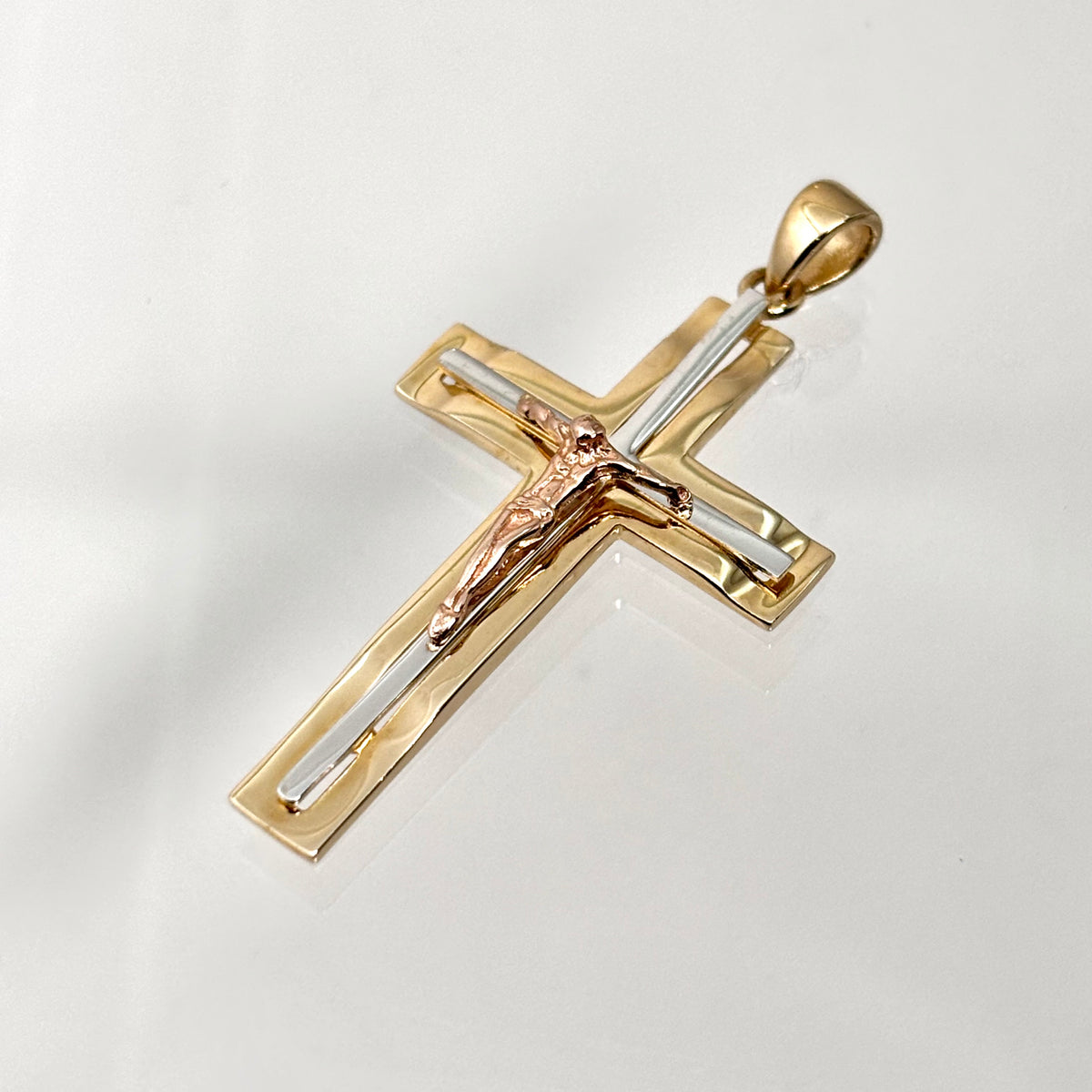 Dije de crucifijo de oro 14k Mod. 4620