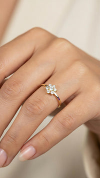 Anillo de oro 14k diseño de flor con circonias Mod LM5117