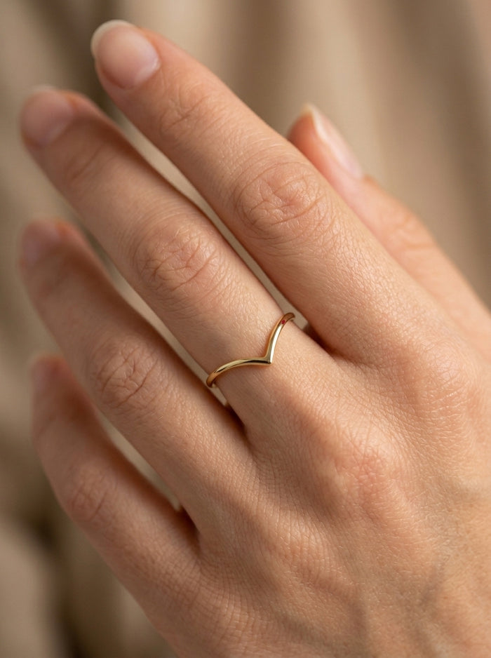 Anillo de oro 14k diseño corona lisa Mod LM549