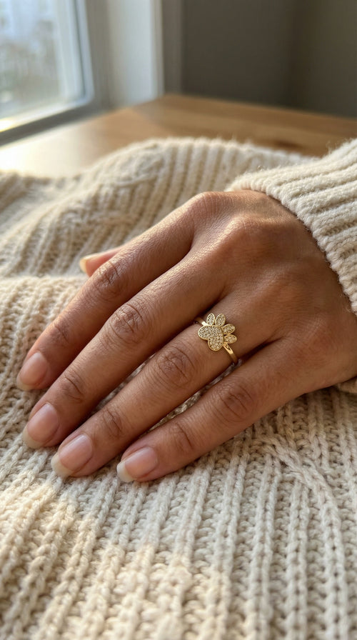Anillo de huellita de oro 10k e incrustaciones de circonios