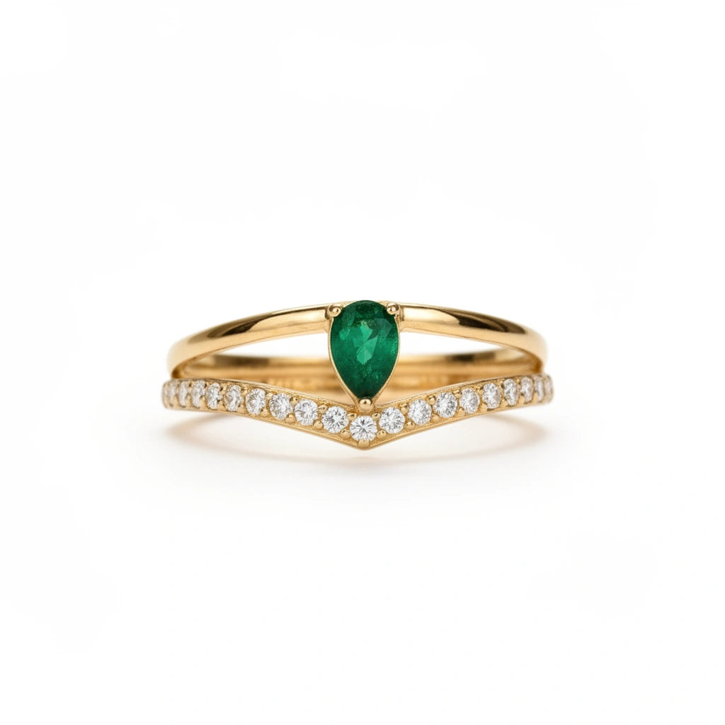 Anillo oro 10k con piedra verde corte pera y circonias