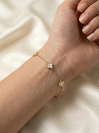 Pulsera de oro 14k diseño trébol chico con madre perla Mod LM5373 - 18 cm