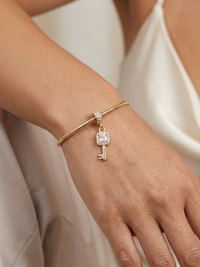Charms de oro 14k diseño de llave Mod 5807 - 2 cm