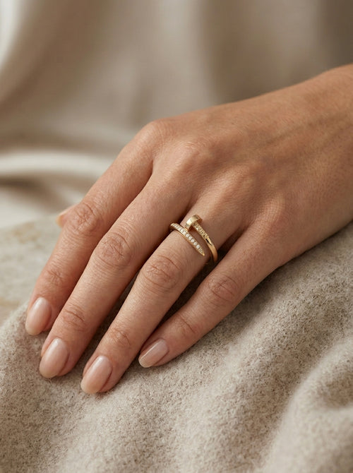 Anillo de oro 14k diseño de clavo con circonias Mod. 5136
