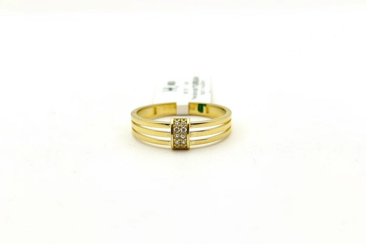 Anillo triple linea con centro pavé en Oro 14k