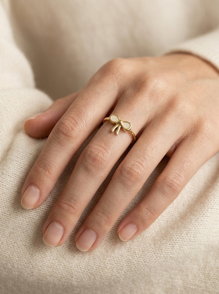 Anillo de oro 14k diseño de moño con piedra madre perla Mod LM5273