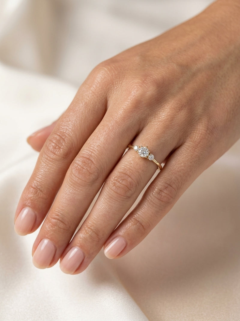 Anillo de oro 14k diseño tres promesas circonias mod 5811