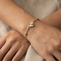 Pulsera de oro 10k diseño de trébol  con bolitas diamantadas Mod 5655- 18 cm