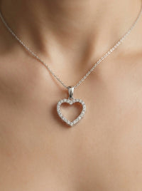 Dije de oro blanco 14k diseño de corazón  con diamantes naturales Mod 5447 - 1 cm