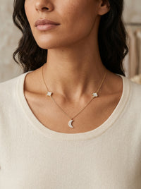 Gargantilla de oro 14k diseño trébol madre perla con media luna Mod 5648- 45 cm