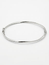 Brazalete de oro blanco 14k  hueco diseño torcido Mod 5572 - 18 cm