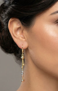 Aretes largos de bolitas tricolor de oro 14k