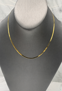 Gargantilla de oro amarillo 14k diseño panza de víbora hueca Mod LM 5608 40 cm x 2.5 mm