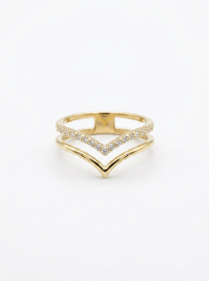 Anillo de oro 14k diseño chevron con circonias Mod LM5357