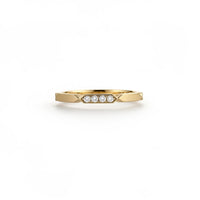 Anillo de oro 14K facetado estilo minimalista