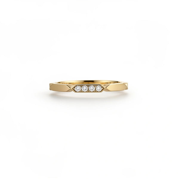 Anillo de oro 14K facetado estilo minimalista