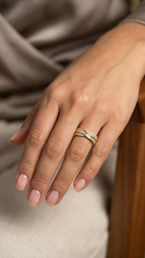 Anillo de oro 14k con circonias baguettes Mod LM5108