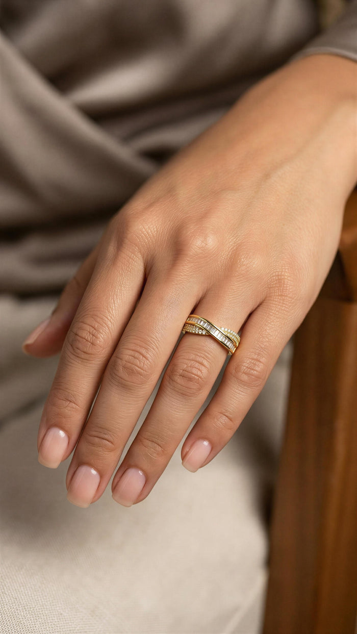 Anillo de oro 14k con circonias baguettes Mod LM5108