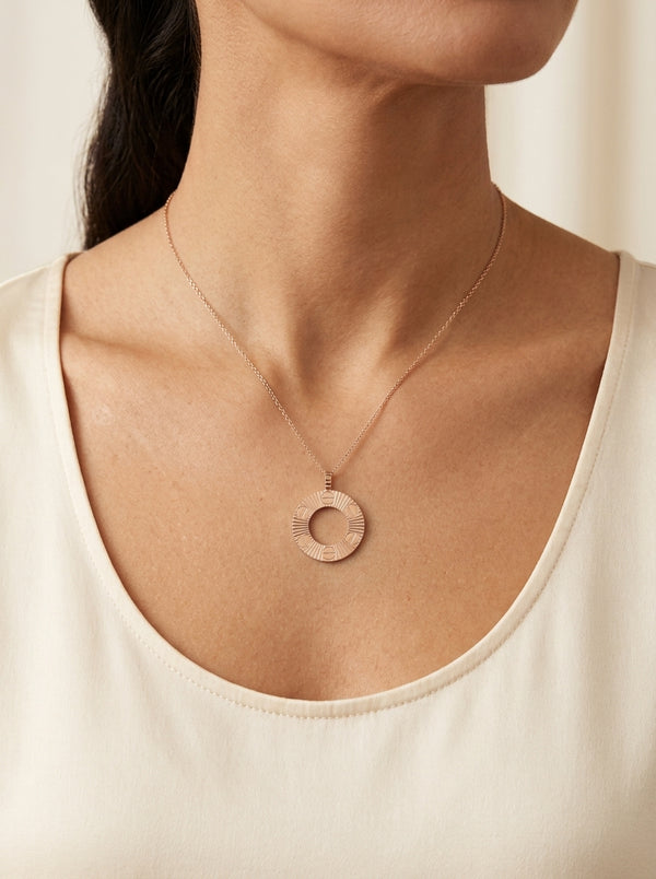 Dije de oro rosa 14k inspirado en diseñador Mod 5801 - 2.5 cm