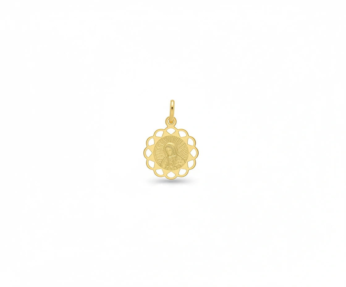 Dije Virgen María filigrana en oro 14k