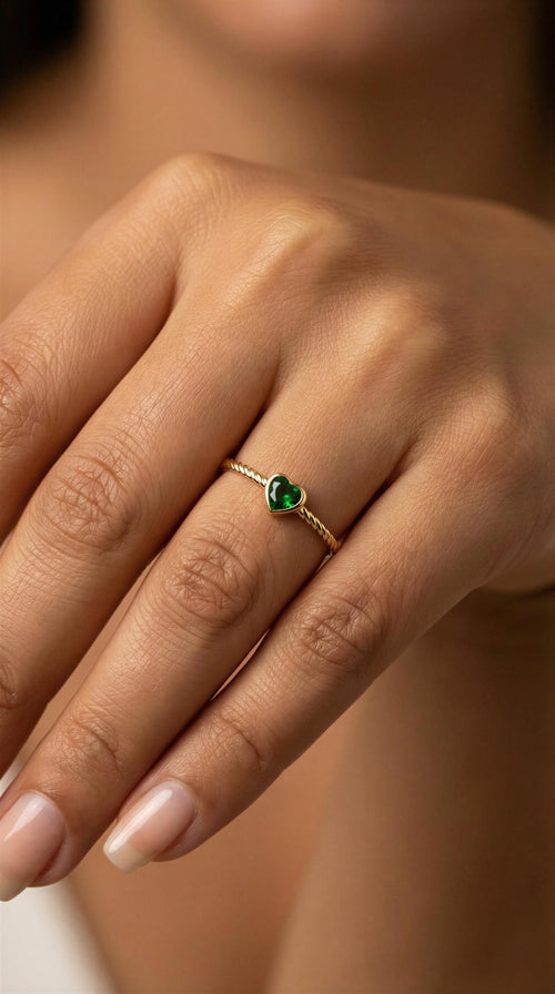 Anillo de oro 14k de corazones verde Mod 5050