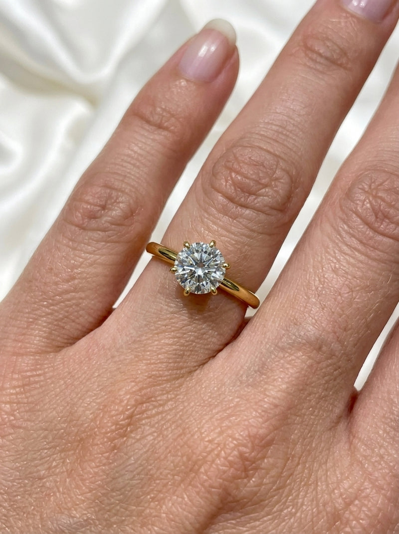 Anillo solitario de oro amarillo 14k con diamantes de laboratorio Mod 5484