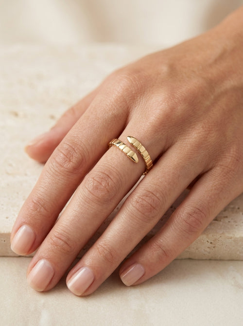 Anillo de oro 10k tipo diseñador diseño de serpiente liso Mod 5725