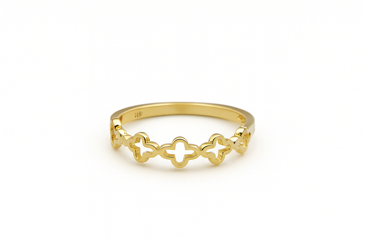 Anillo de trébol calado en oro 10k