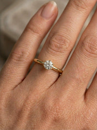 Anillo solitario de oro amarillo 14k con diamantes de laboratorio Mod 5483