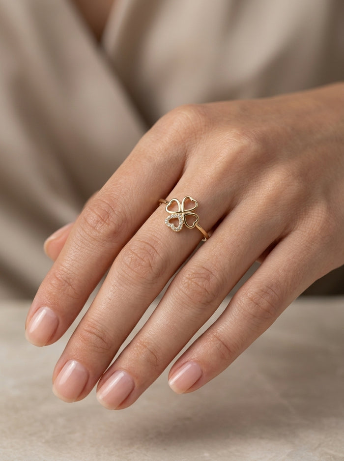Anillo de oro 14k diseño trébol de corazones Mod LM5277