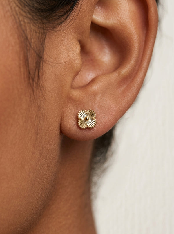 Aretes de oro 10k diseño de trébol dorado mod 5879 - 5mm