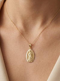 Medalla de oro 10k diseño de la virgen de Guadalupe Mod. LM5384 - 2.5 cm