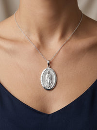 Medalla de oro blanco 14k diseño de la virgen de Guadalupe Mod 5435 - 3 cm