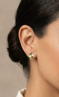 Aretes de trébol grande de oro 14k