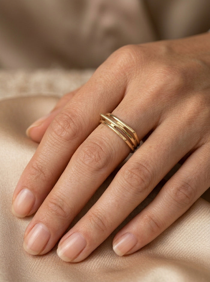 Anillo de oro 14k diseño enlace dorado Mod LM5410