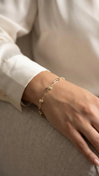 Pulsera de oro 10k diseño de clip con corazones y llaves Mod LM5175- 18 cm