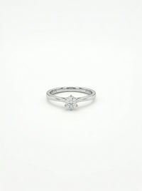Anillo solitario de oro blanco 14k con diamante de laboratorio Mod 5480