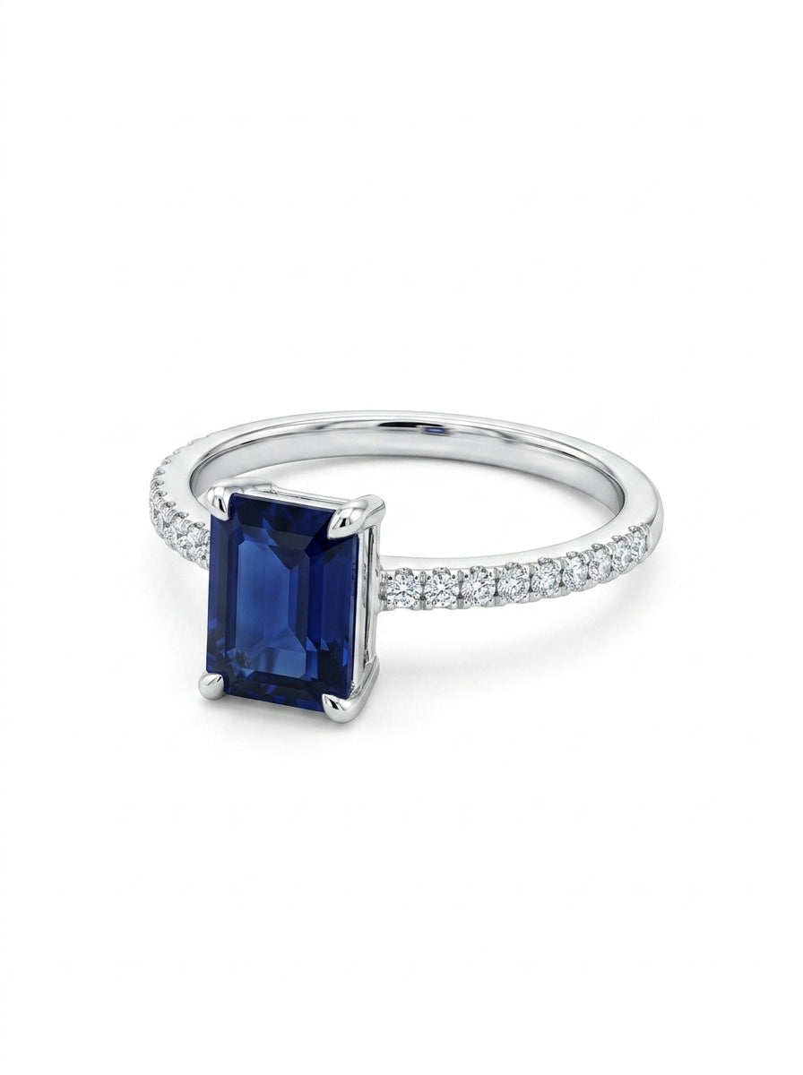 Anillo solitario de oro blanco 14k con safiro y diamantes de naturales  Mod 5487