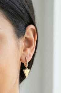 Aretes de triangulo con circonia de oro 14k