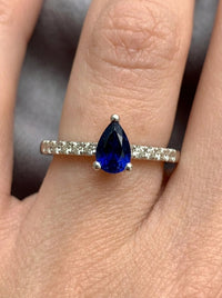 Anillo solitario de oro blanco 18k de diamantes y zafiro naturales Mod LM5299