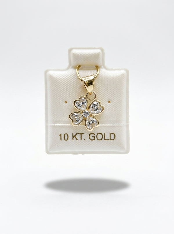 Dije de oro 10k delgado diseño trébol bicel de corazones Mod 5673