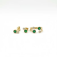 Set de aretes y anillo de oro 14k con circonias verdes y blancas (ajustable)
