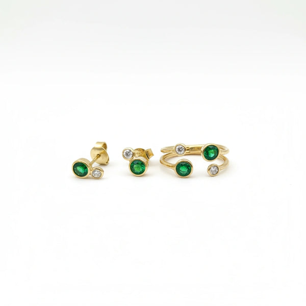 Set de aretes y anillo de oro 14k con circonias verdes y blancas (ajustable)
