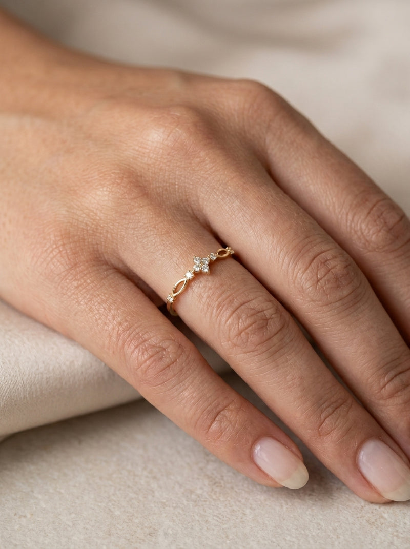 Anillo de oro 10k solitario pétalos de luz Mod 5709