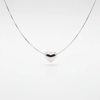 Gargantilla de corazón inflado en oro blanco 14k