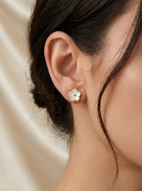Aretes de oro 14k diseño margaritas madre perla Mod LM5285